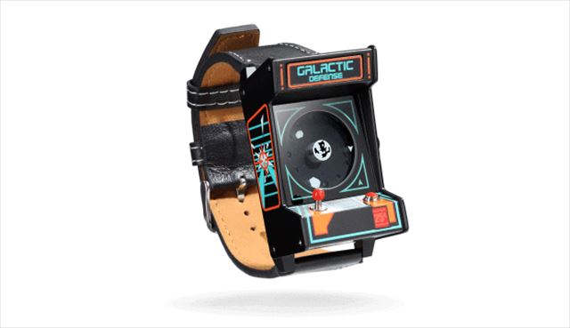 レトロなアーケードゲーム筐体風の腕時計 ThinkGeek製のRetro Arcade