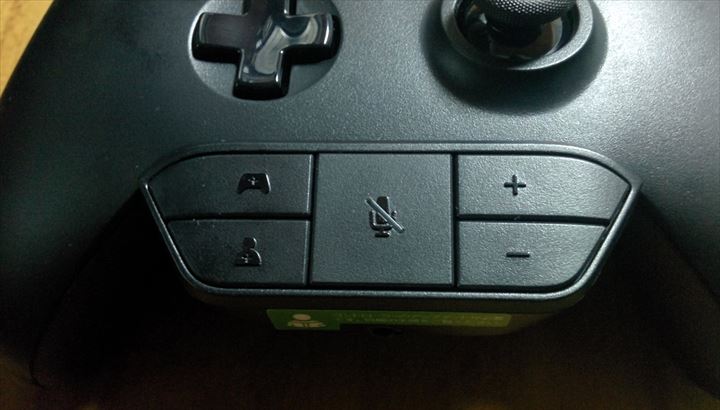 Xbox one ヘッドセットアダプター　操作ボタン